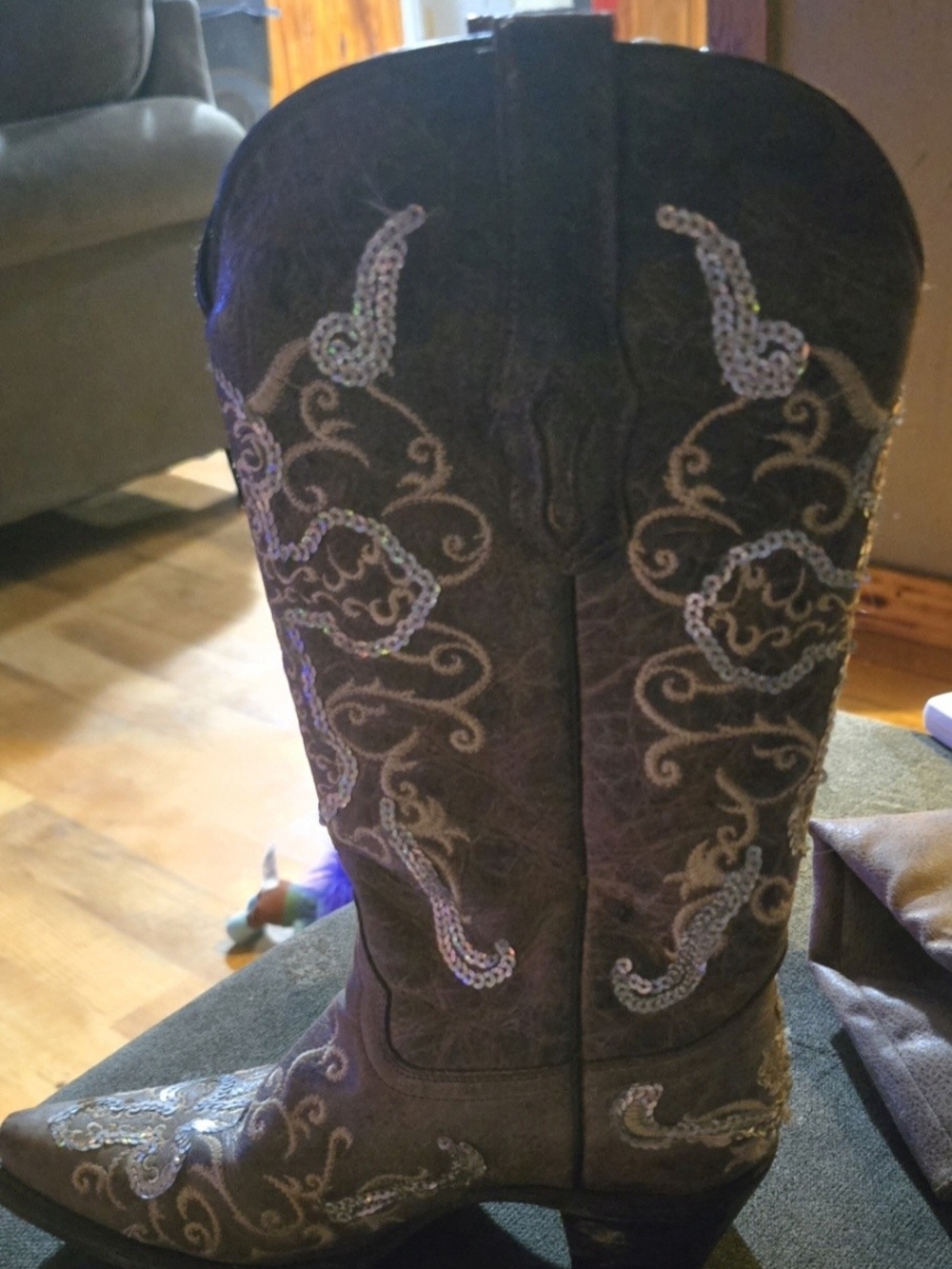 Corral Distressed Cross Embroidered Western Boots 🤎🤠
